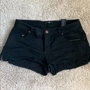 H&M size 2 black short shorts